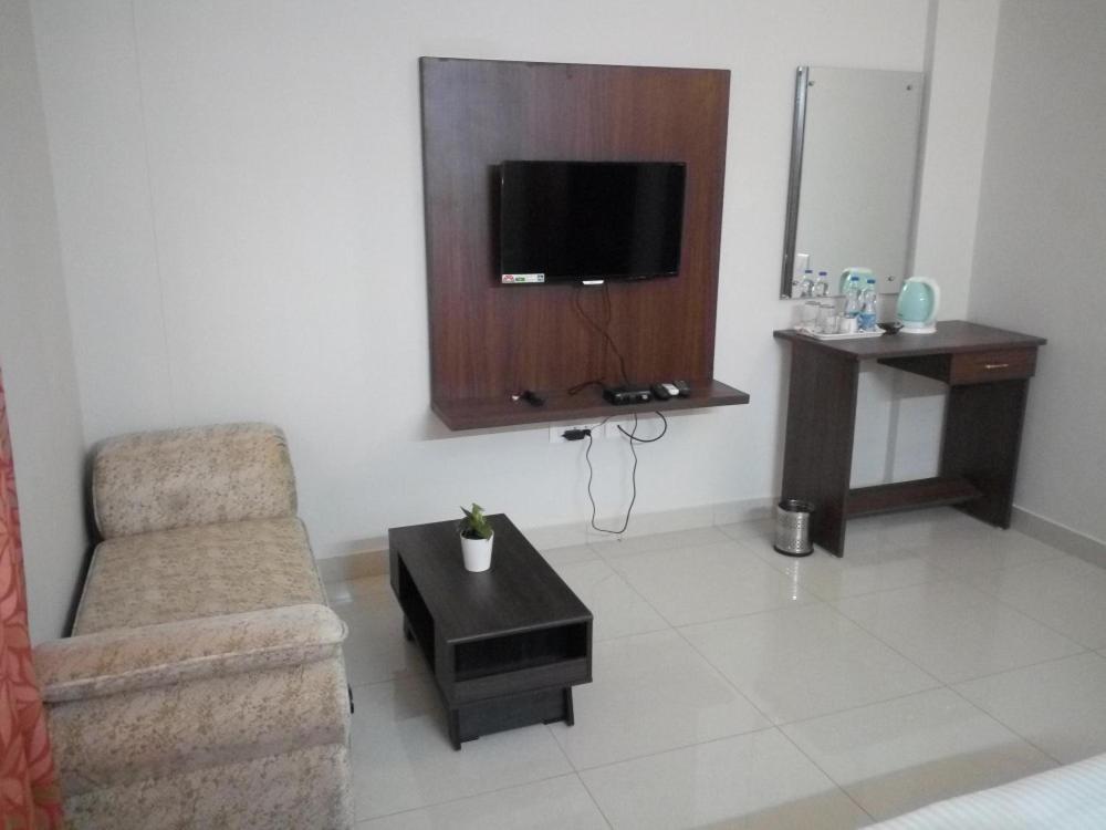 Aster Suites Bangalore Bagian luar foto